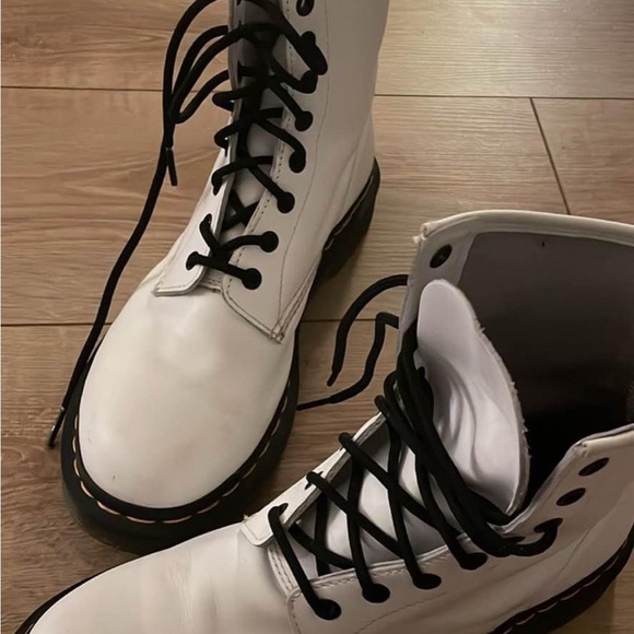 white doc marten boots - Picture 4 of 4